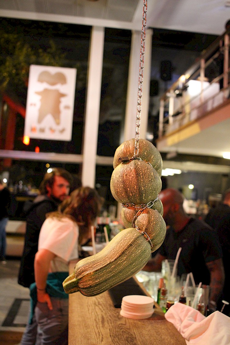 "Kombinat Exquisit".