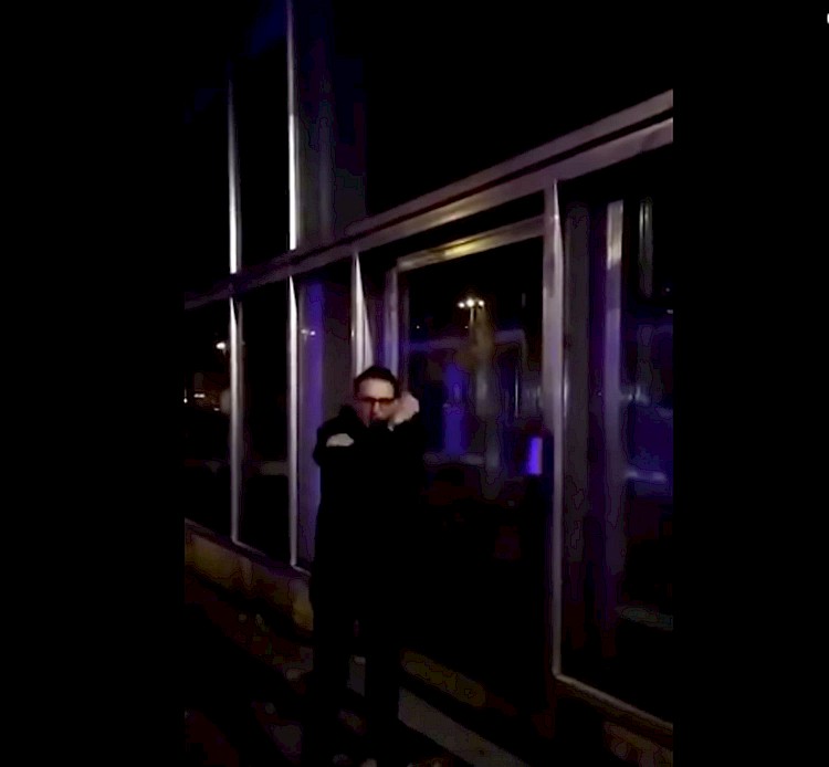 Buergermeister geht Investor wegen Bar Babette an.